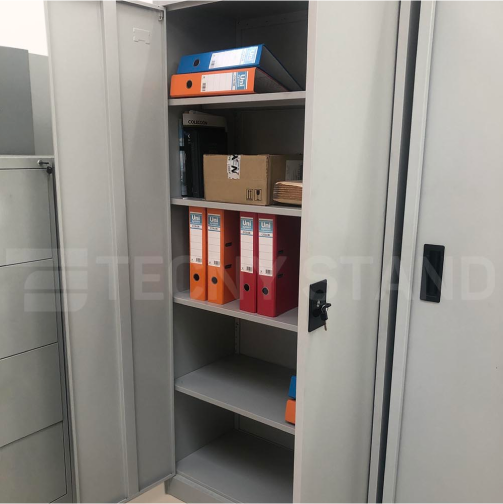 Armario metálico de puertas abatibles